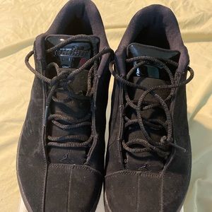 Jordan Sneakers Men: 9